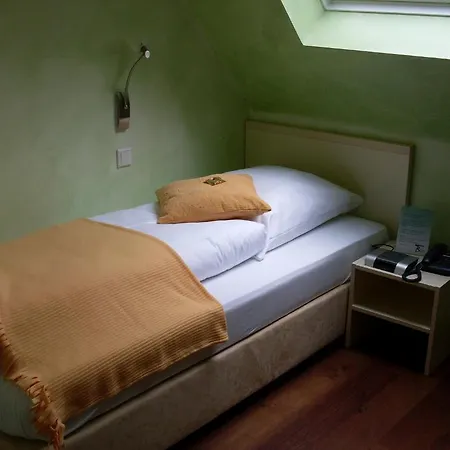 Waldhotel Brand's Busch 3* Μπίλεφελντ